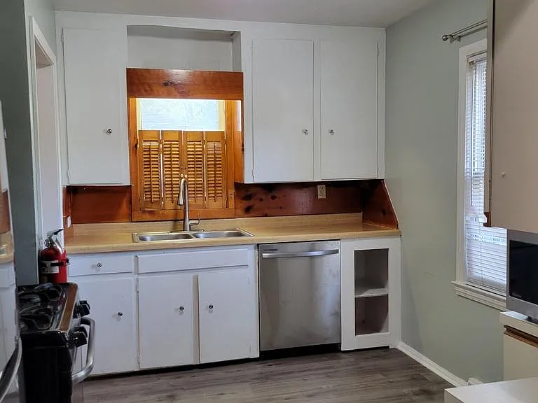 3225 Crooks Rd — Photo 7