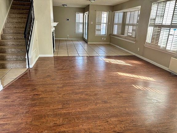 3rd image of 4406 Winterberry Ln