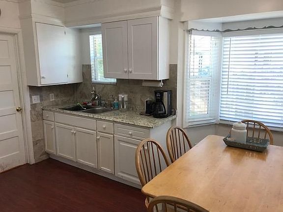 3rd image of 804 Solano St