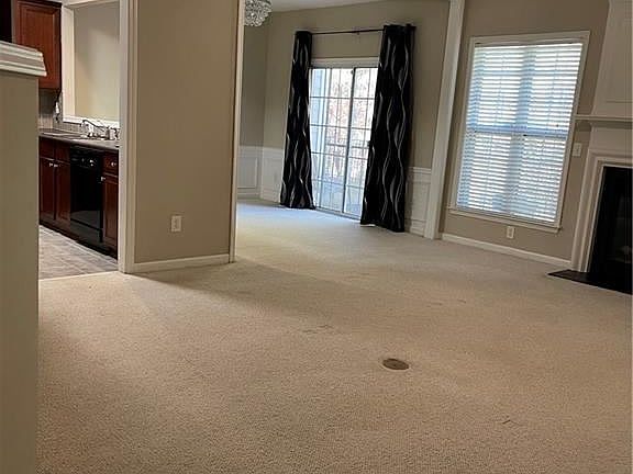 4th image of 1727 Fair Oak Way #15