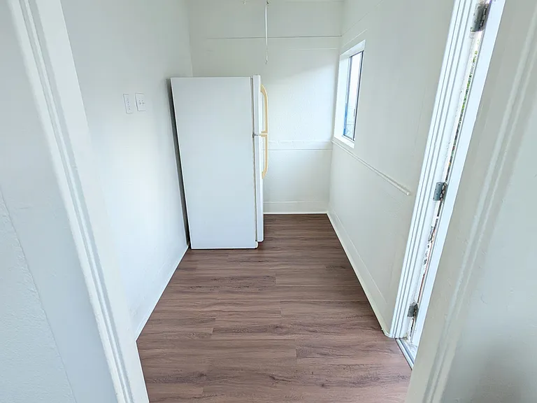 6217 Outlook Ave — Photo 9