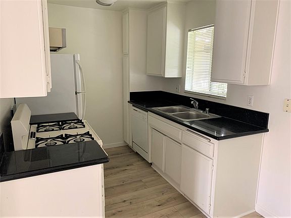 5th image of 3560 Hughes Ave #207
