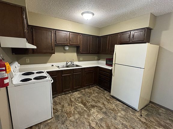 2nd image of 1011 S 3rd St APT 10