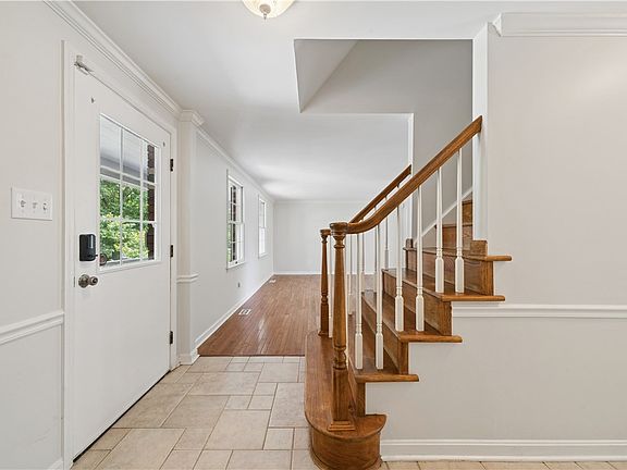 2nd image of 1800 Taper Dr