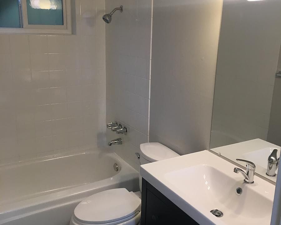2nd image of 144 Hilborn St APT 6