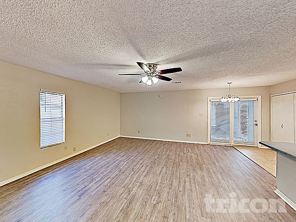 3rd image of 7309 Hedge Dr
