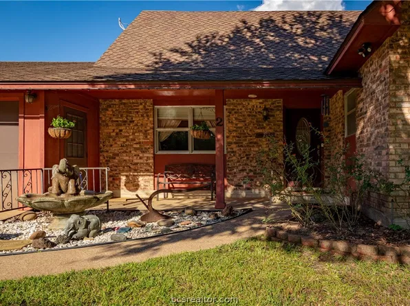 2 Valley Vw, Hilltop Lakes, TX 77871