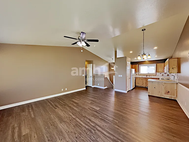 2216 S 2685 W — Photo 5