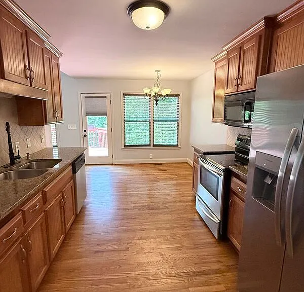 102 Oak Ridge Trl SE — Photo 12