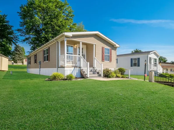 376 Woodstream Way, North Wales, PA 19454