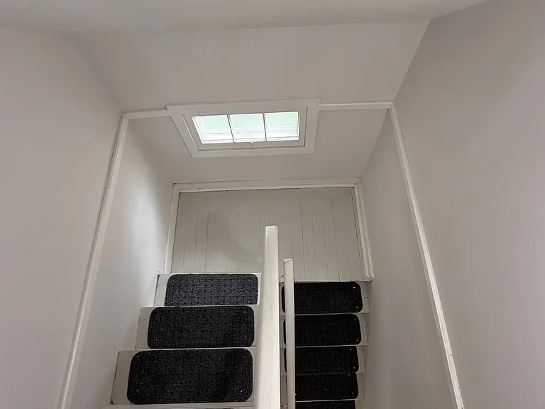 757 Regina Ave — Photo 11