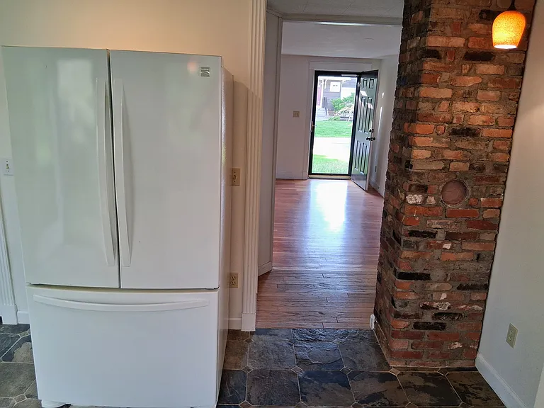 19 Harding Ave — Photo 8