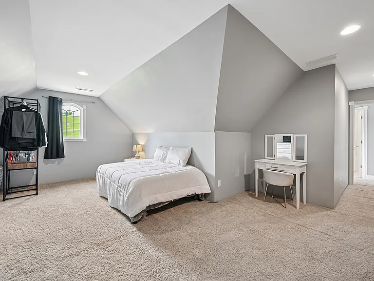 135 Harbour Pointe Dr — Photo 23
