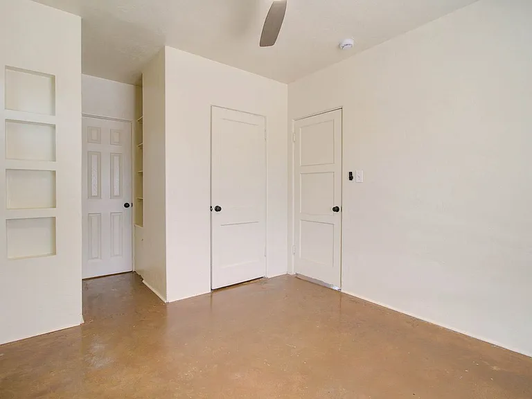 1010 E Coronado Rd — Photo 13