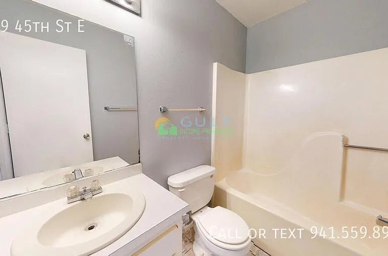 709 45th St E — Photo 12