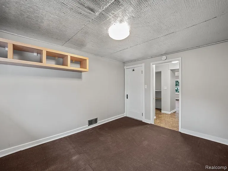 3153 Bessie St — Photo 13