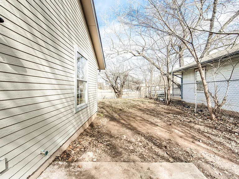 1900 Terrace Lawn Dr — Photo 13