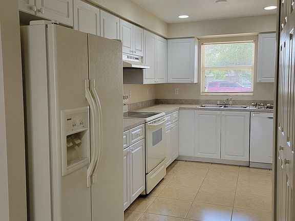3rd image of 3752 Santa Barbara Blvd APT 102