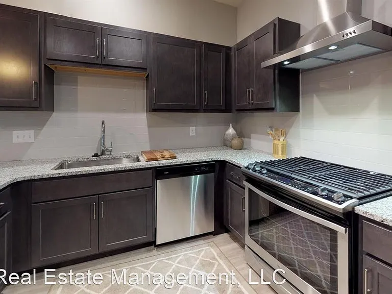 Hanover Townhomes — Photo 77