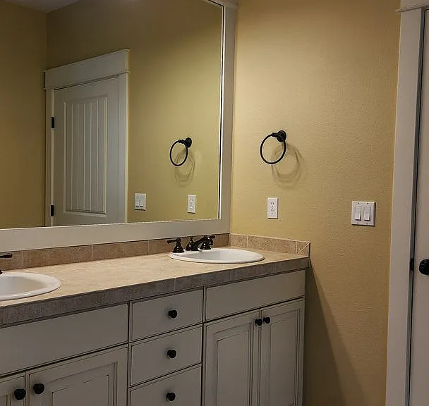 3819 Cameron Dr NE — Photo 36