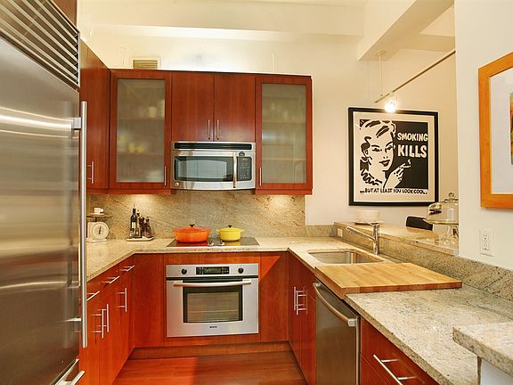 2nd image of 80 John St APT 4G