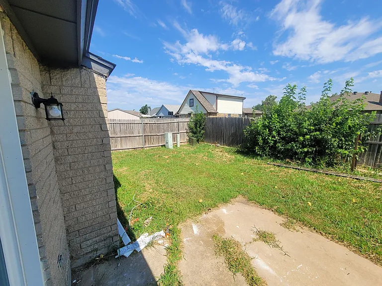 1109 SW 101st St — Photo 38