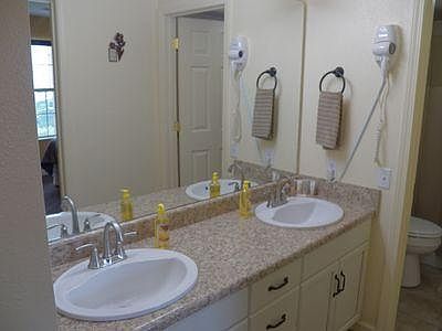 4th image of 560 Abby Ln APT 3