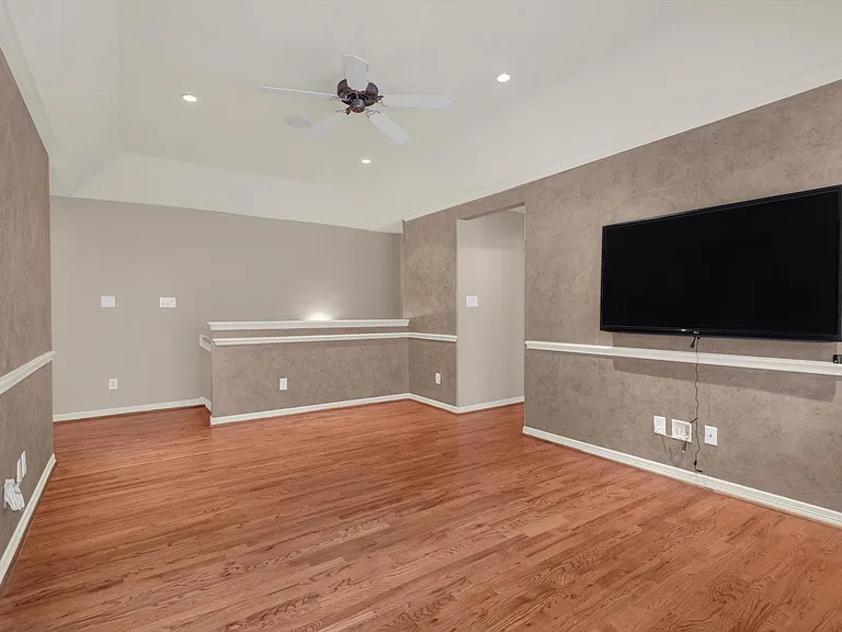 1524 Birdsall St — Photo 23