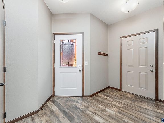 4th image of 3508 E Woodsedge St