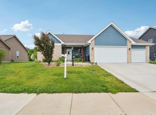 712 Kenseth Way, Cambridge, WI 53523