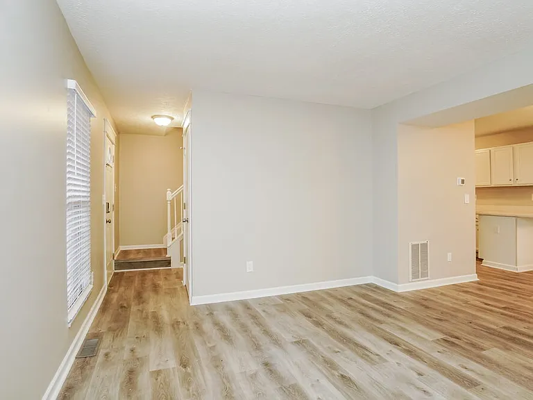 490 Durham Ln — Photo 5
