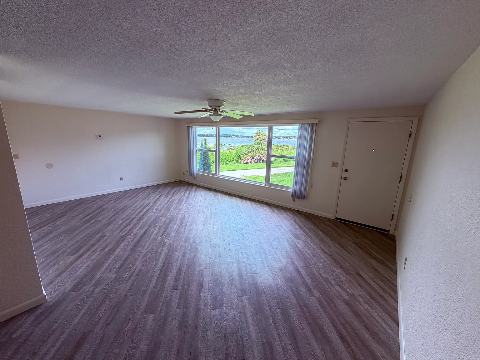 2 bed, 1200 sqft, $1,300 — Photo 3