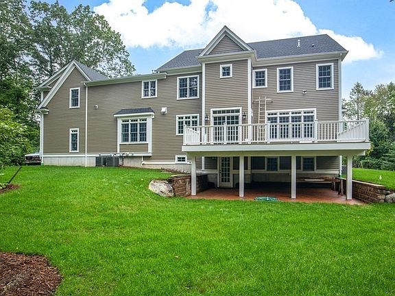 4th image of 375 Nahatan St