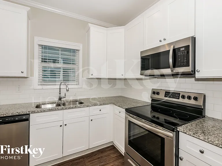 22F E Newnan Rd — Photo 7