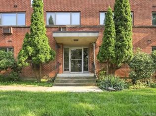40 S Middletown Rd APT 1, Pearl River, NY 10965