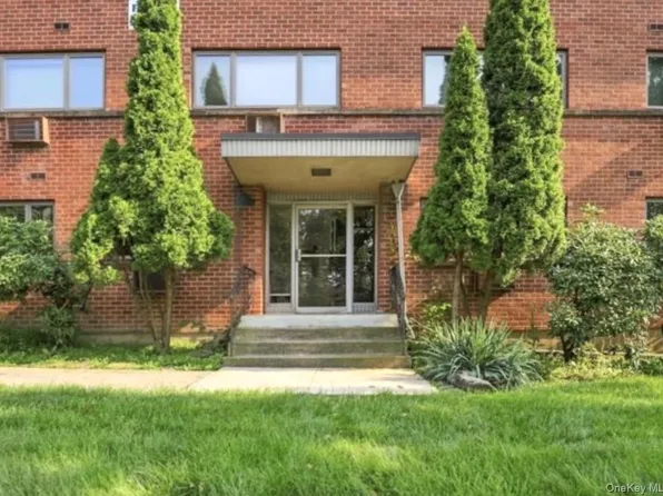 40 S Middletown Rd APT 1, Pearl River, NY 10965