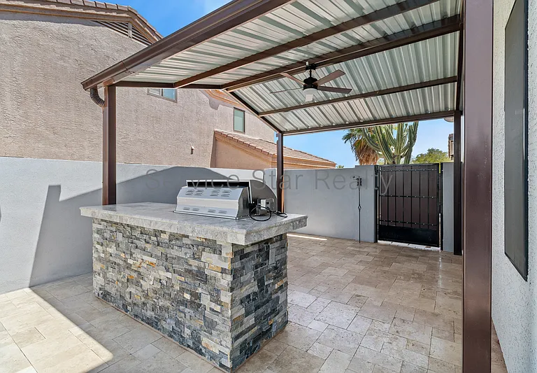 2104 E Behrend Dr — Photo 28