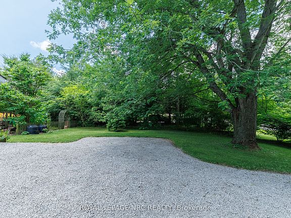 3rd image of 508 Welland Rd