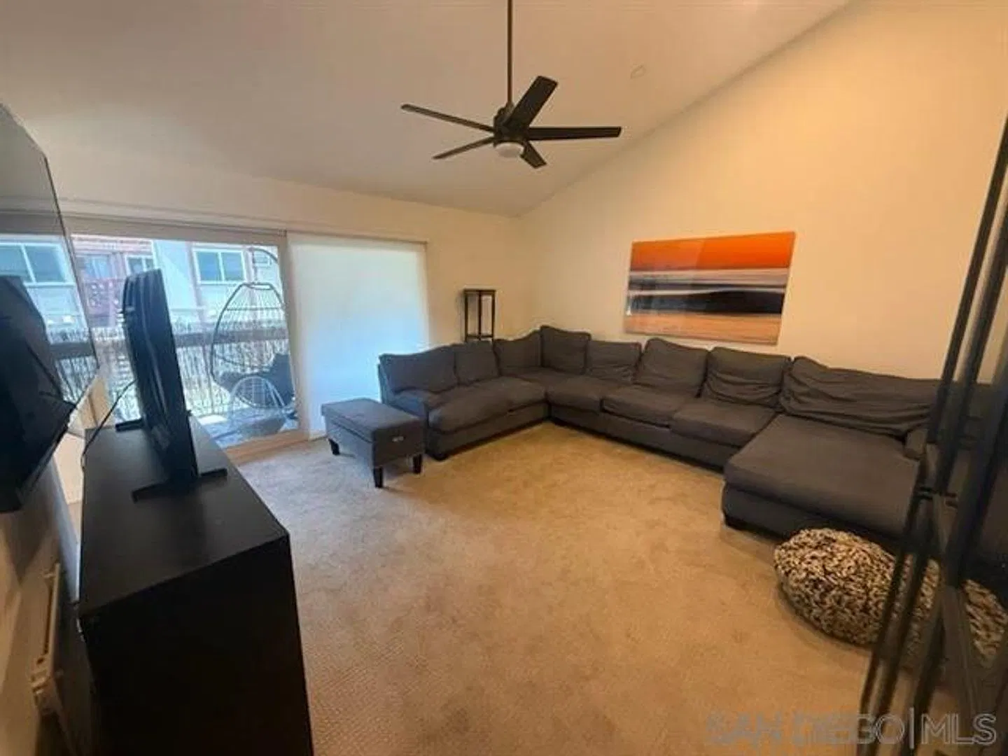 Centrally Located 2 Bed 2 Bath Condo! — Photo 2