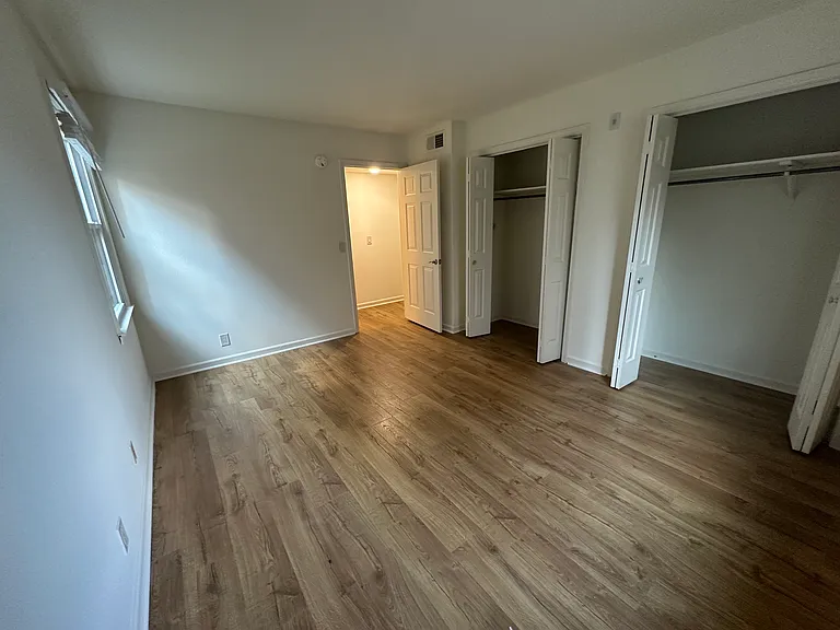2905 Burch Ave #8 — Photo 15
