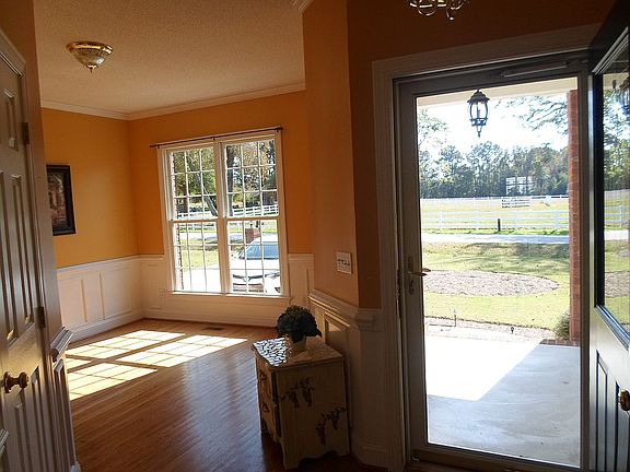 3rd image of 305 Woodcroft Dr