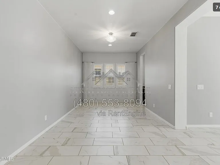 1083 E Holland Park Dr — Photo 4