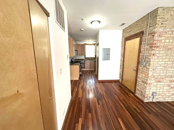 3rd image of 619 Brummel St APT 14