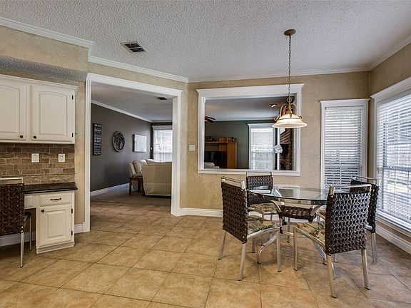 5th image of 8021 Kristina Ln