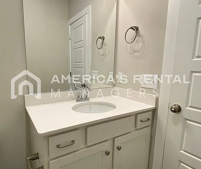 489 Andrew Dr — Photo 8