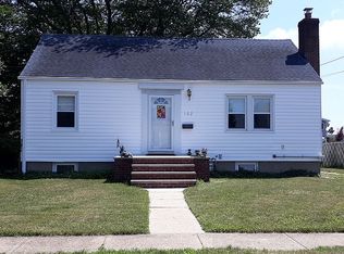 102 Sullivan Ave, Farmingdale, NY 11735