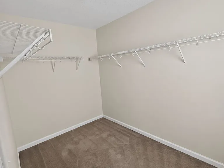 403 Valdez Ct — Photo 10