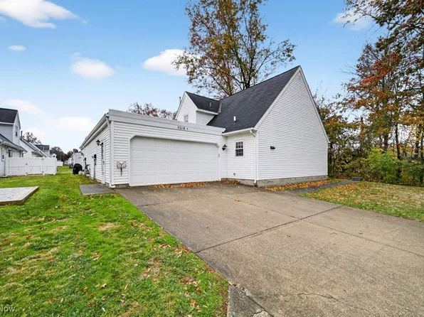 5218 Liberty Ln #A, Willoughby, OH 44094