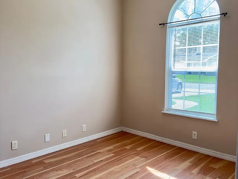105 Honeysuckle Rd — Photo 14