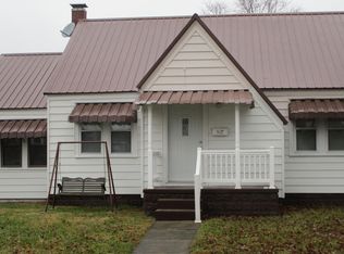 427 Fair Ave, Flora, IL 62839